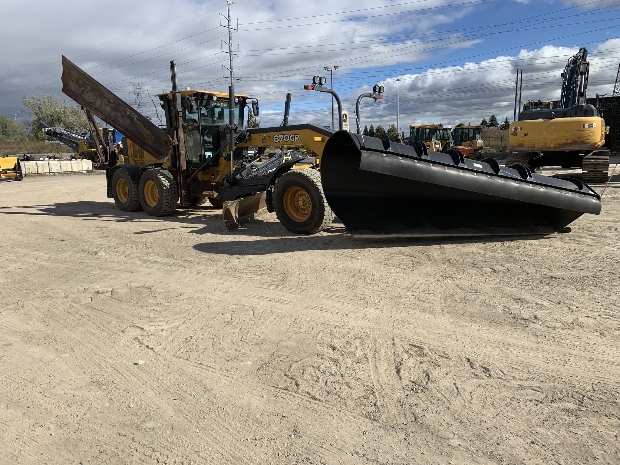 2015 John Deere 870GP