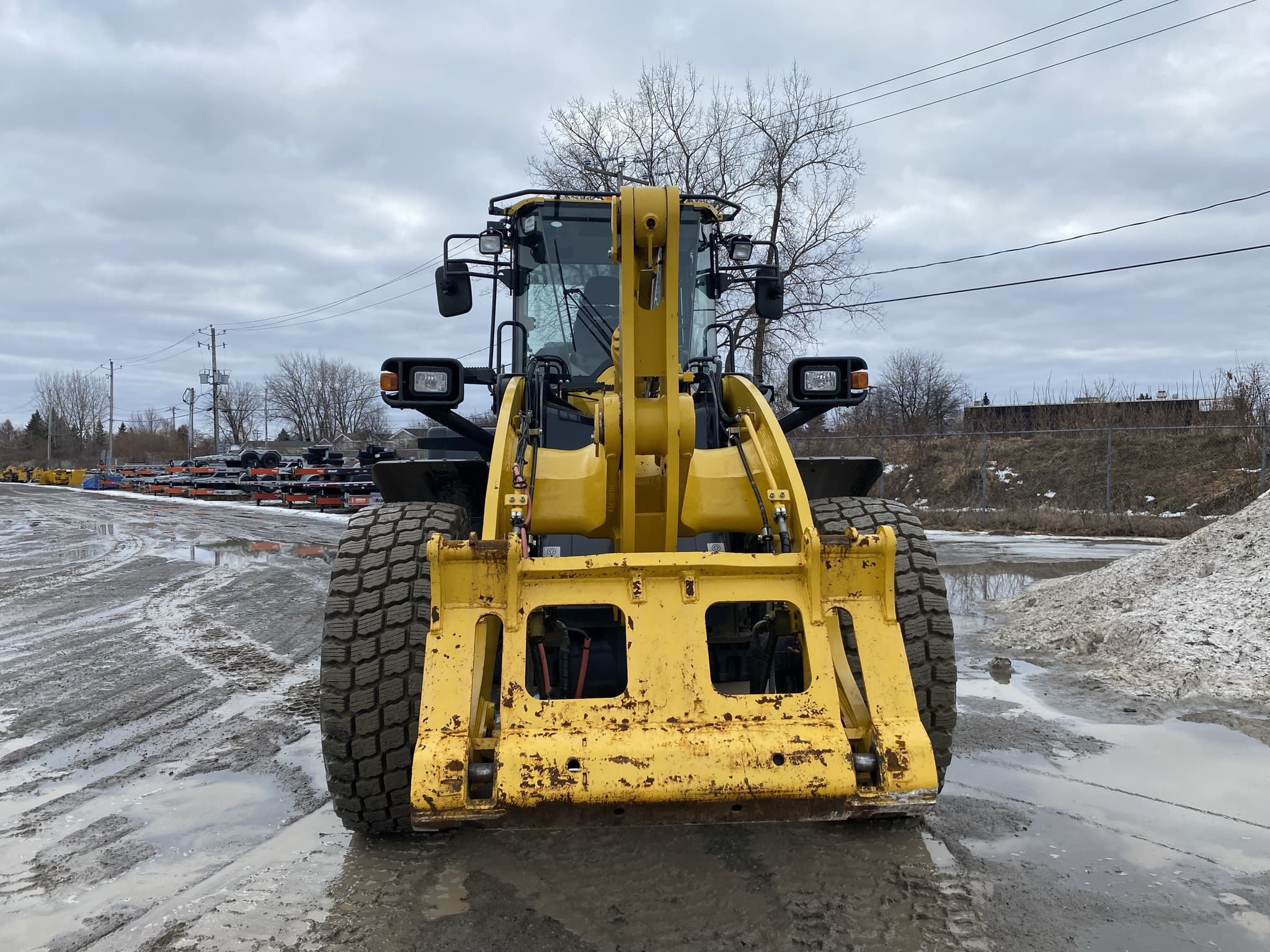 2022 Komatsu WA320-8