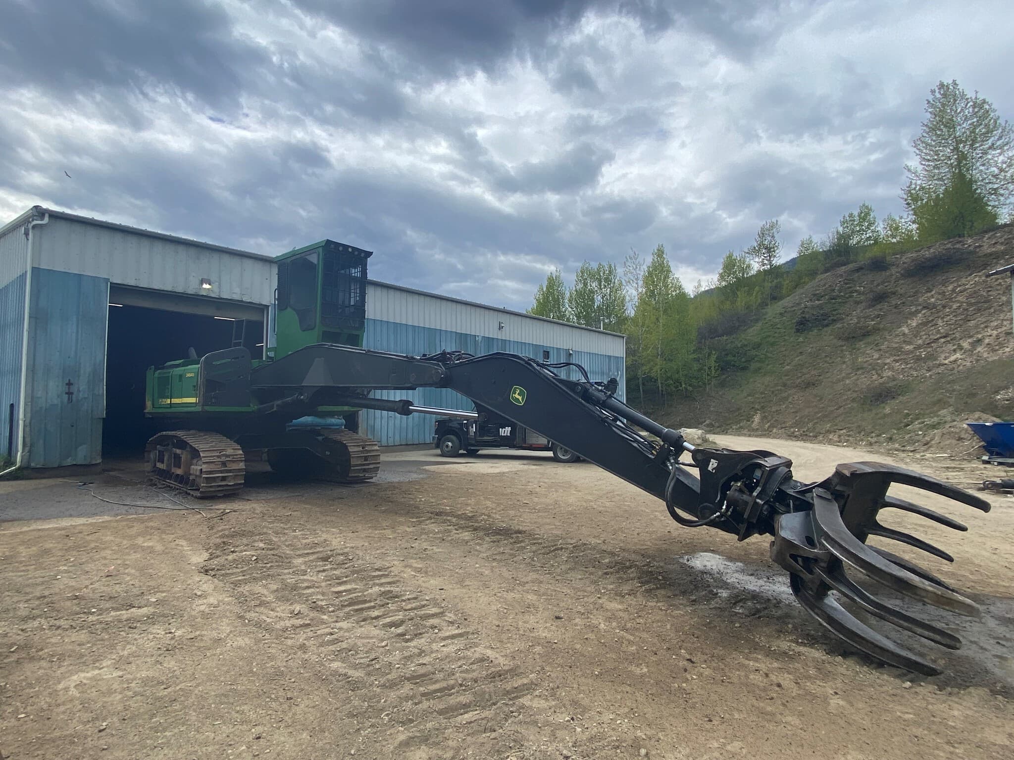 2011 John Deere 2454D